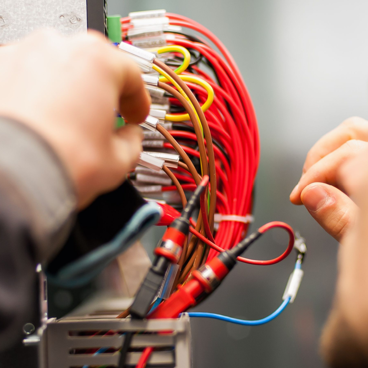 Why Every Sultan Homeowner Needs a Trusted Electrical Contractor on Hand
