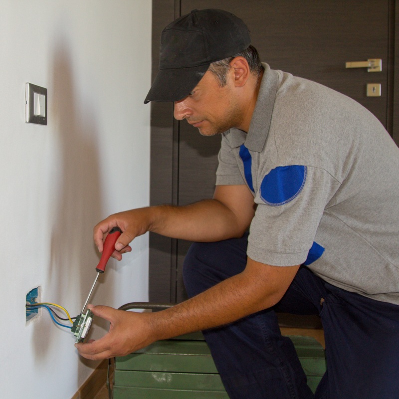 Saving Money on Electrical Repairs Fix or Replace Outlets