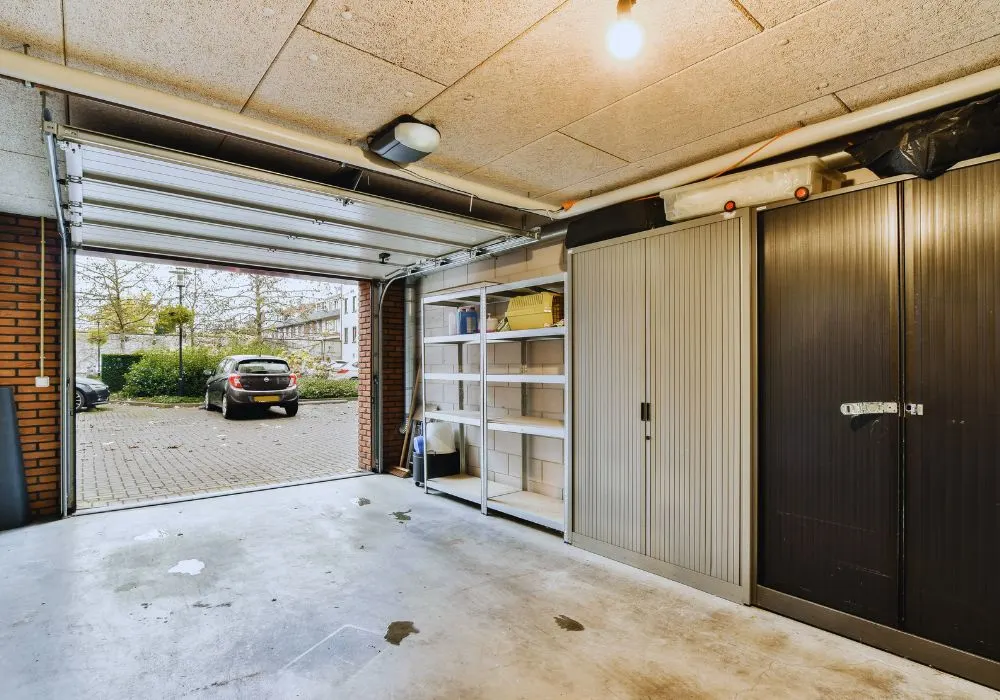 garage lighting near Everett